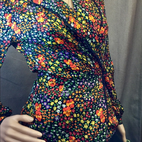 Vintage floral Dolce and Gabbana tie shirt - Picture 4 of 4